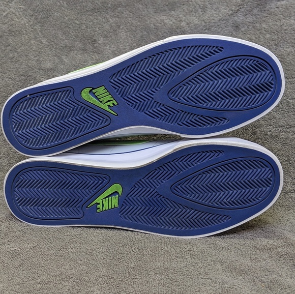 Nike Sneakers - Picture 6 of 6